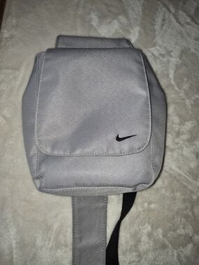 Vintage Nike Gray Crossbody Shoulder Bag Mini Messenger Embroidered Swoosh